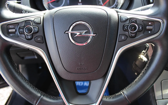 Opel Insignia cena 23900 przebieg: 322000, rok produkcji 2013 z Łeba małe 466